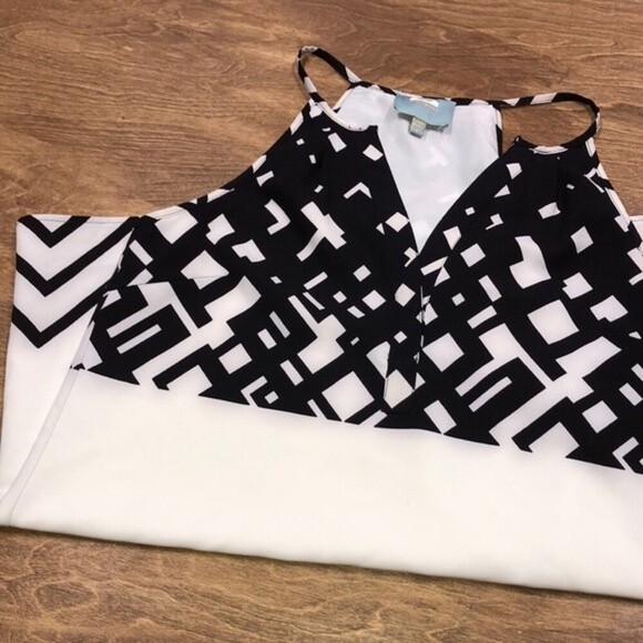 Skies are blue sold at Anthropologie small tunic top - Picture 1 of 8